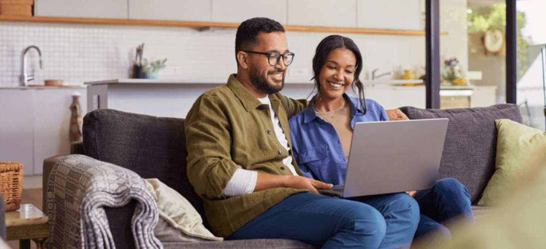 couple using an online fundraiser